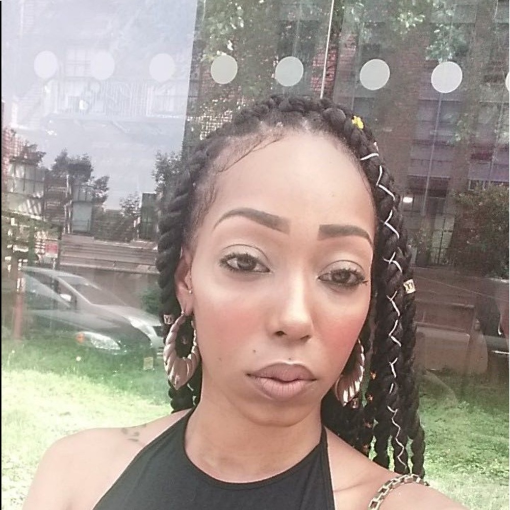 Meet your Posher, Tinasia